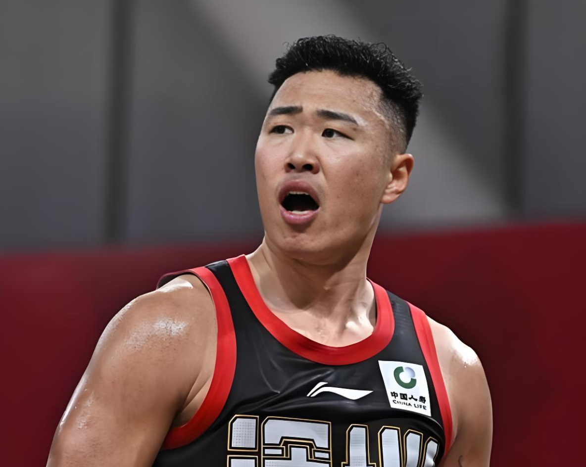 完美体育罗马诺：曼联2月就和安德雷桑托斯经纪人沟通，维韦尔了解他