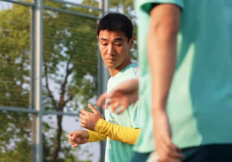 法国队终于要登场了!比赛前夕法国球迷齐聚纽约时代广场 法国队终于要登场了!比赛前夕法国球迷齐聚纽约时代广场