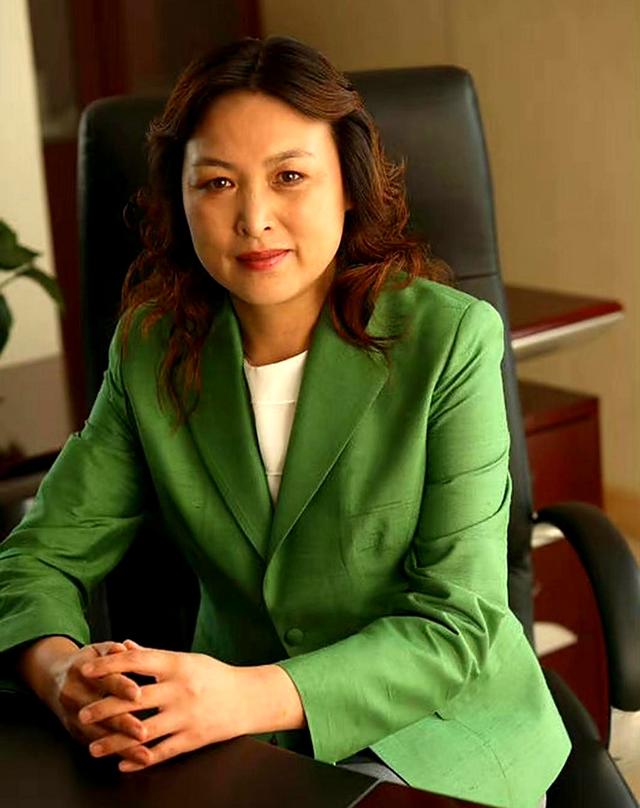 吉鲁盛赞普利希奇酷似阿扎尔 吉鲁盛赞普利希奇酷似阿扎尔