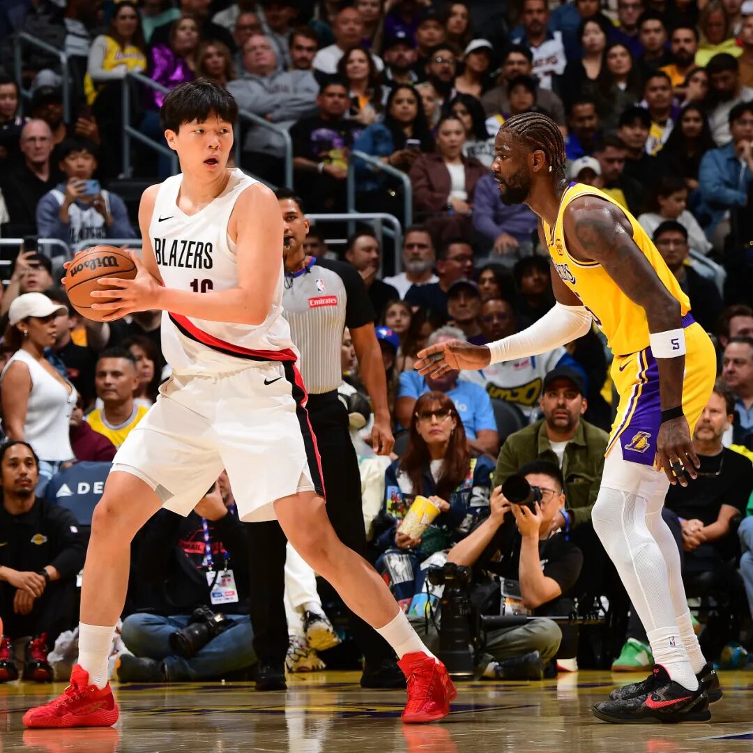 NBA | 杨瀚森背靠背仅得1分,约基奇三场三双创纪录